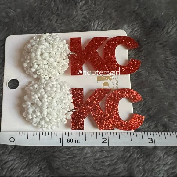 ❤️🤍Red KC Acrylic Earrings❤️🤍 - Picture 2 of 3